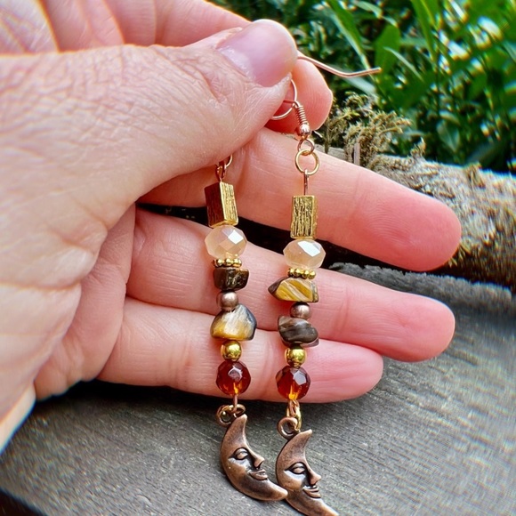 Tigers Eye Crescent Moon Hand Handcrafted Earrings - Picture 3 of 3